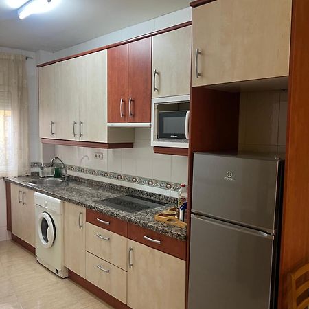 Azadinos, Leon. Apartman Kültér fotó