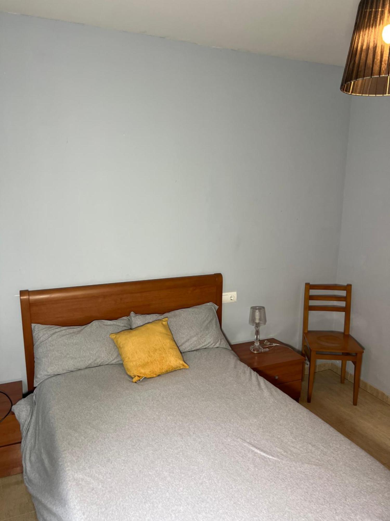 Azadinos, Leon. Apartman Kültér fotó