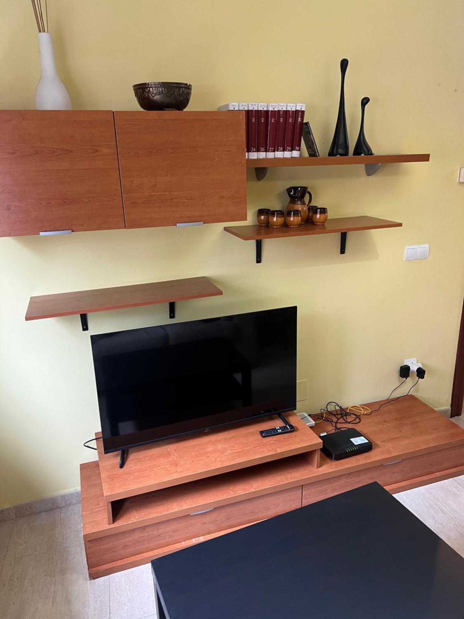Azadinos, Leon. Apartman Kültér fotó