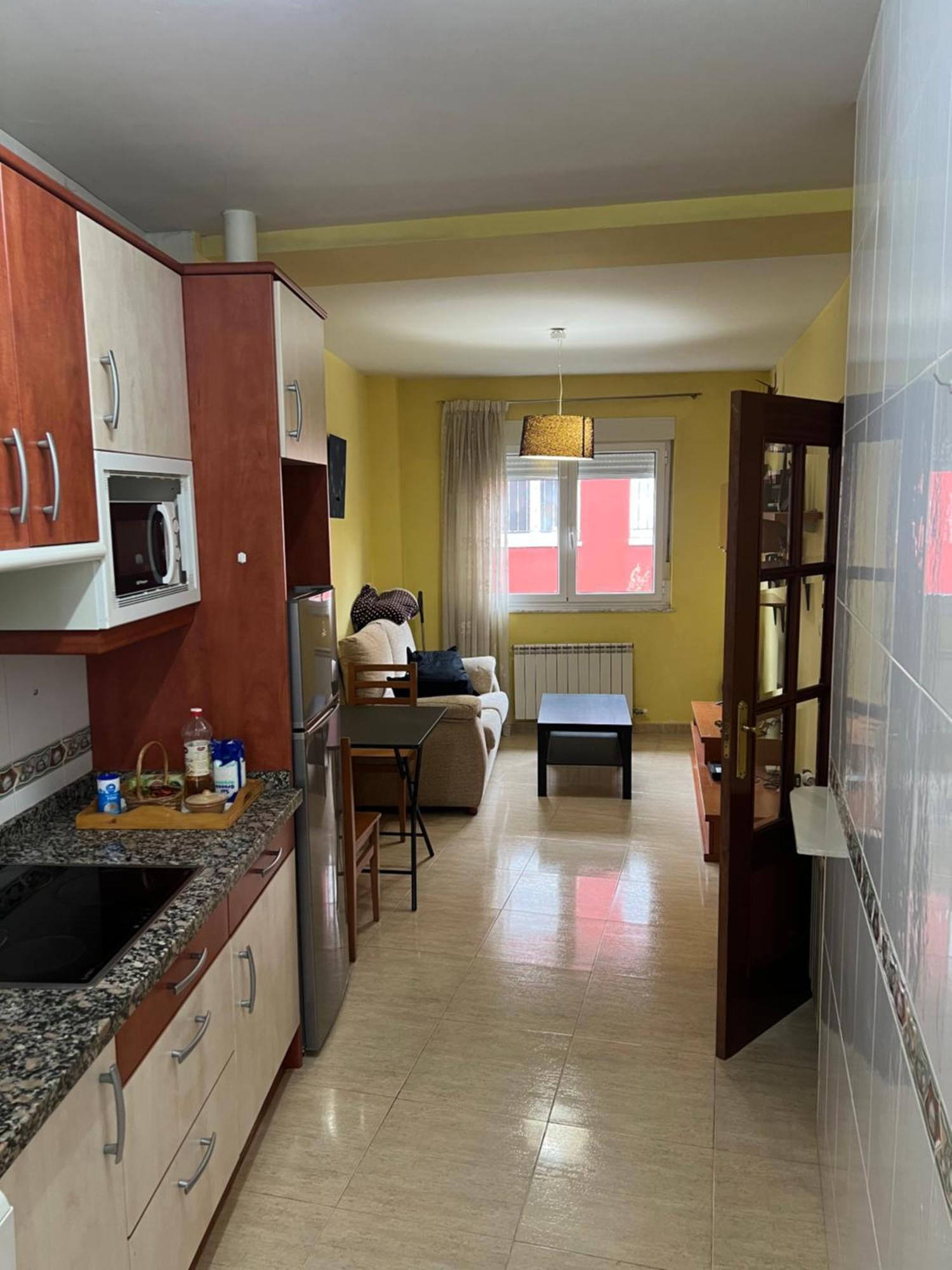 Azadinos, Leon. Apartman Kültér fotó